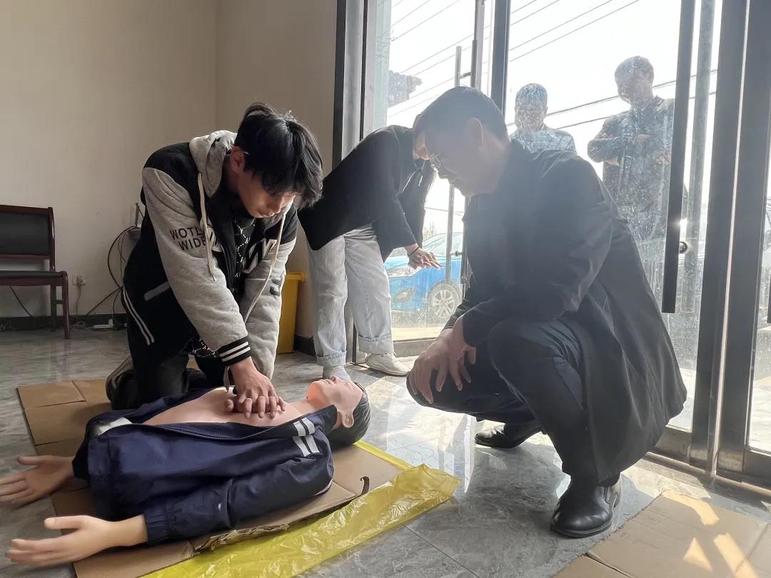 培训急救技能 提升应急能力 我院联合江苏省委驻丰县乡村振兴工作队开展基层人员 RRT 建设与标准化培训