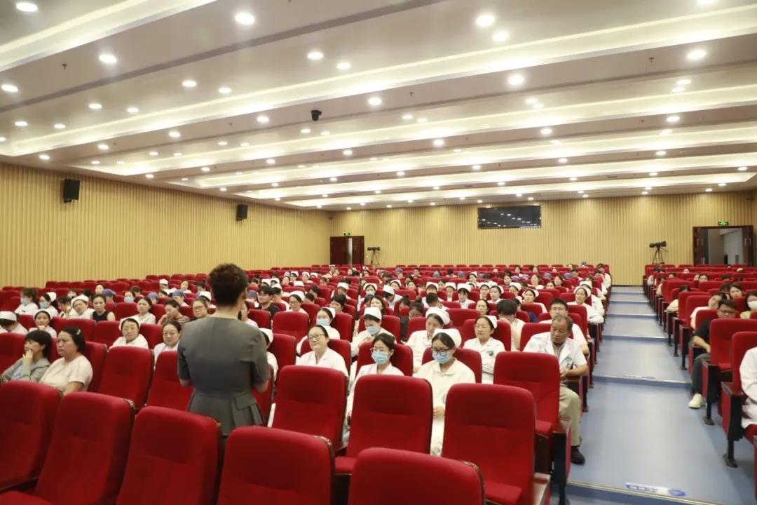 医者仁心 以礼相待---我院举办医务人员礼仪与医患沟通培训会